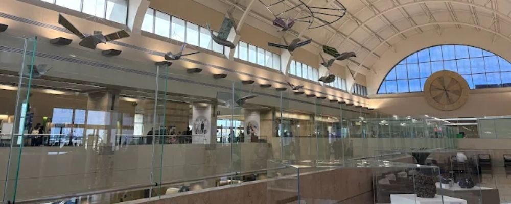 United Airlines SNA Terminal – John Wayne Airport